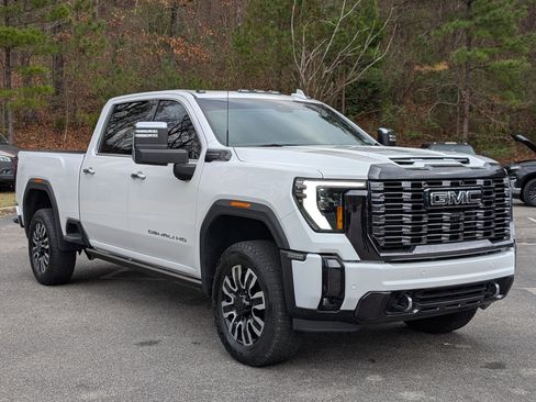 Used 2024 GMC Sierra 2500 Denali Ultimate w/ Max Trailering Package image 11