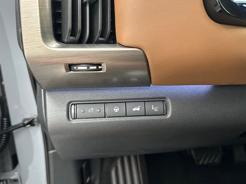 New 2025 Nissan Pathfinder Platinum w/ Cargo Package image 28