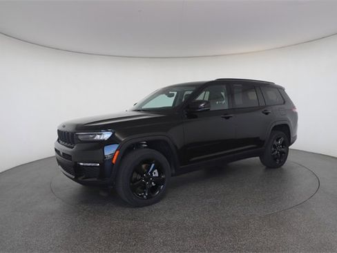 Used 2023 Jeep Grand Cherokee L Limited w/ Black Appearance Package image 4