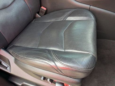 Used 2020 Cadillac Escalade Premium Luxury w/ Escalade Sport Edition image 24