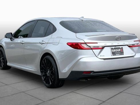 Used 2025 Toyota Camry LE w/ Convenience Package image 12