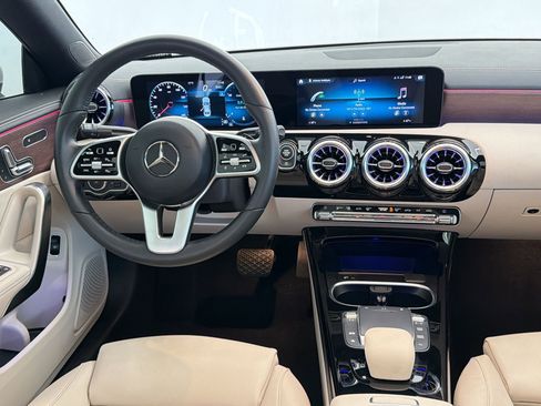 Used 2022 Mercedes-Benz CLA 250 4MATIC image 27