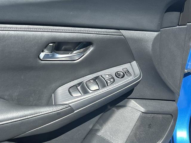 Used 2025 Nissan Sentra SV w/ All-Weather Package FWD image 16