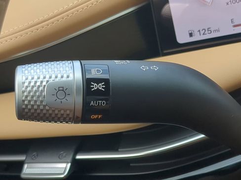 Used 2025 Genesis G80 2.5T image 27