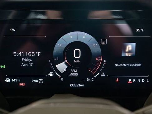Used 2025 GMC Yukon XL AT4 w/ AT4 Premium Package AWD/4WD image 18
