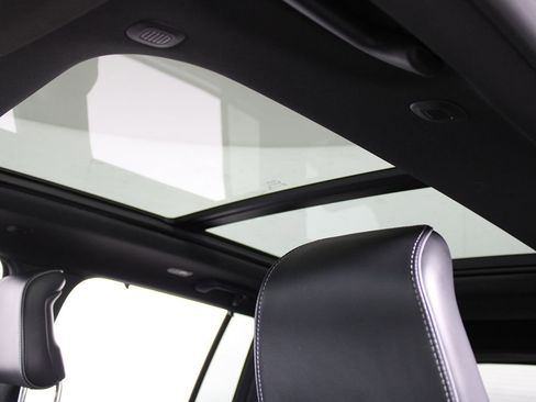 Used 2022 Jeep Grand Cherokee Overland w/ Luxury Tech Group IV image 8