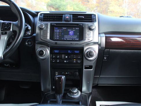 Used 2015 Toyota 4Runner Limited AWD/4WD image 21