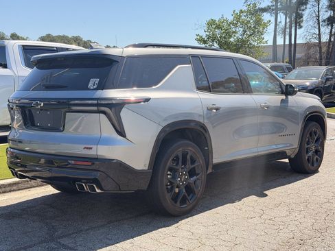 Used 2024 Chevrolet Traverse RS AWD/4WD image 7