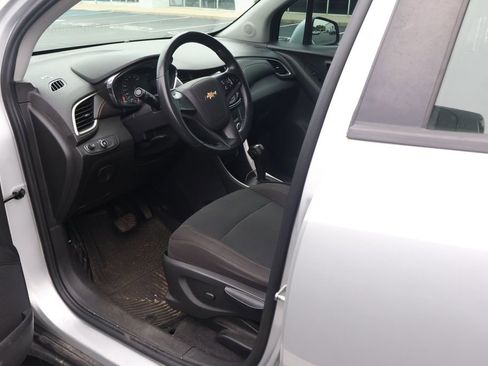 Used 2019 Chevrolet Trax LS AWD/4WD image 7