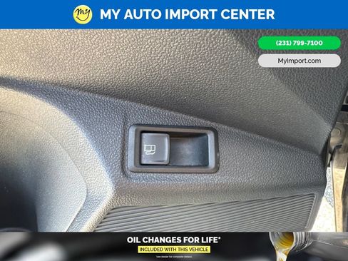 Used 2024 Volkswagen Taos SE AWD/4WD image 12