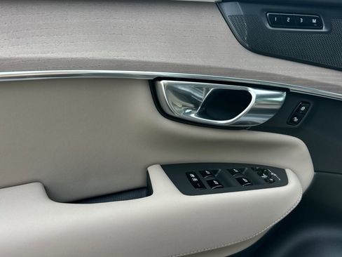 New 2026 Volvo XC90 T8 Ultra w/ Lounge Package AWD/4WD image 9