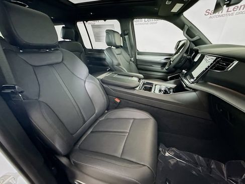 New 2026 Jeep Grand Wagoneer Limited AWD/4WD image 31