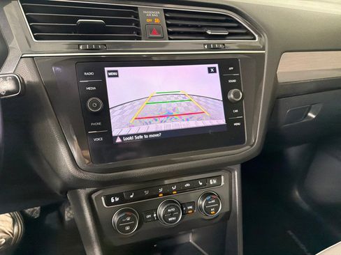 Used 2019 Volkswagen Tiguan SE image 17
