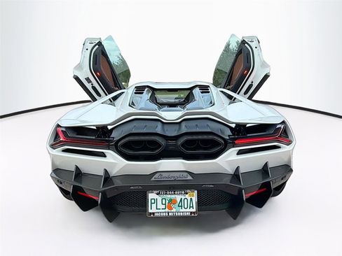 Used 2024 Lamborghini Revuelto image 31