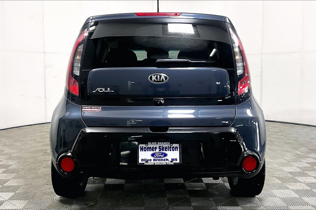 Used 2016 Kia Soul + FWD image 4