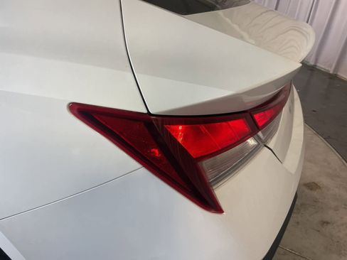 Certified 2024 Hyundai Elantra SEL image 19