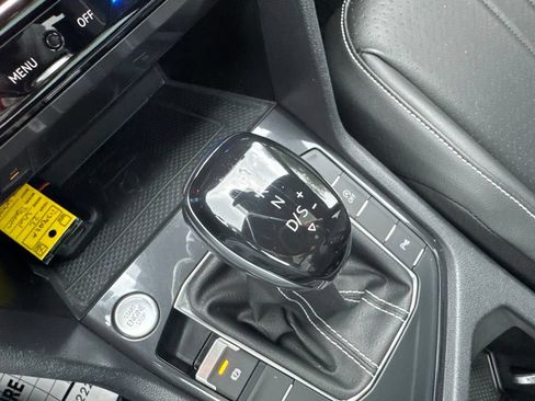 Used 2022 Volkswagen Tiguan SE R-Line FWD image 23