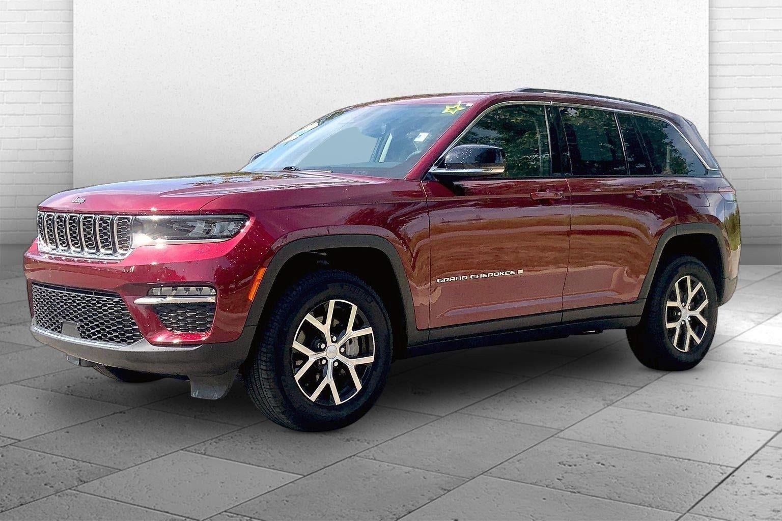 Used 2023 Jeep Grand Cherokee Limited AWD/4WD image 13