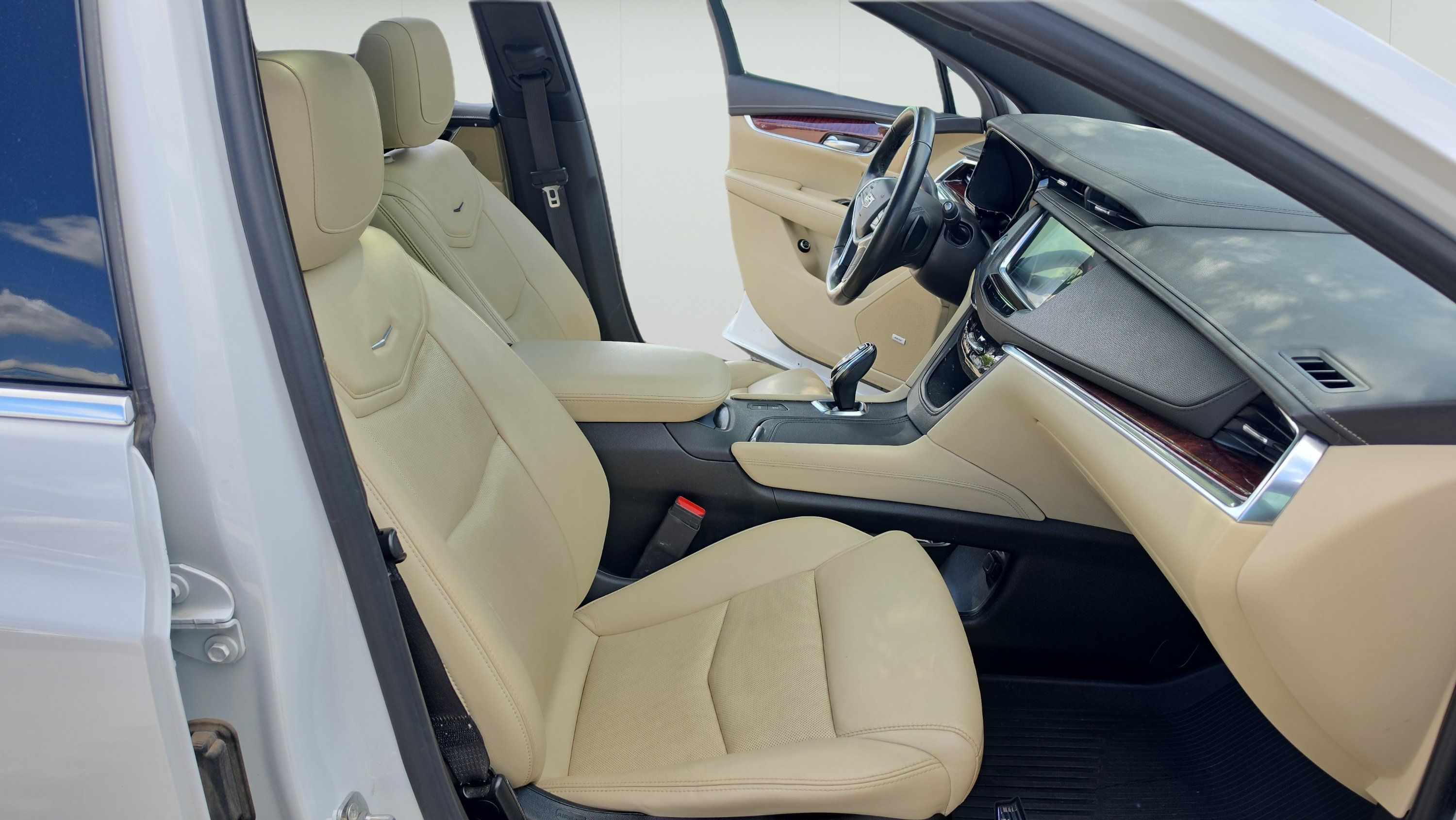Used 2019 Cadillac XT5 Premium Luxury FWD image 25