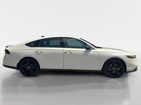 Used 2025 Honda Accord Sport image 7