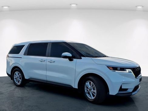 Used 2024 Kia Carnival LX FWD image 5