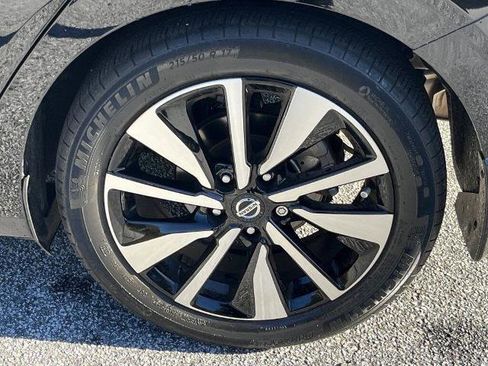 Certified 2022 Nissan Sentra SV w/ SV Premium Package image 30