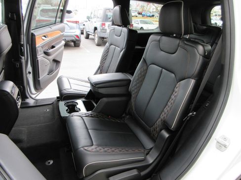 Used 2023 Jeep Grand Cherokee L Summit image 26
