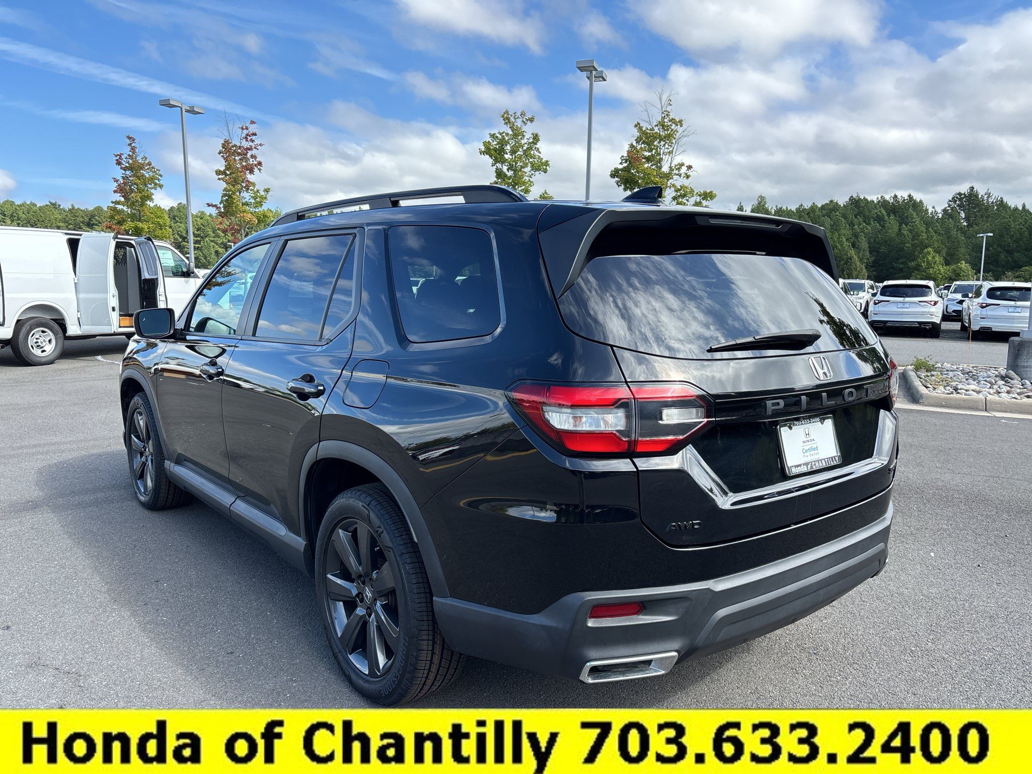Certified 2025 Honda Pilot Sport image 4
