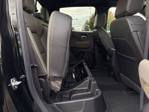 New 2026 Chevrolet Colorado ZR2 w/ Off-Road Front Bumper Package image 38