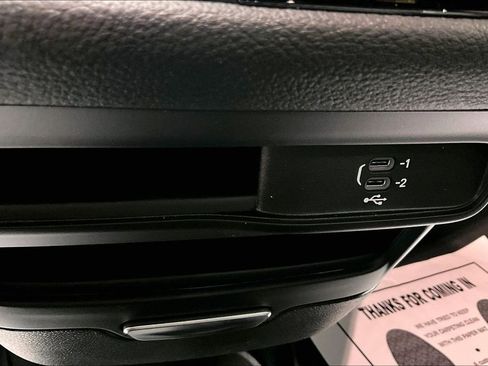 New 2026 Chrysler Pacifica Select image 22