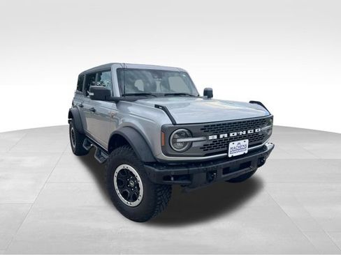 Used 2023 Ford Bronco Badlands w/ Sasquatch Package AWD/4WD image 14