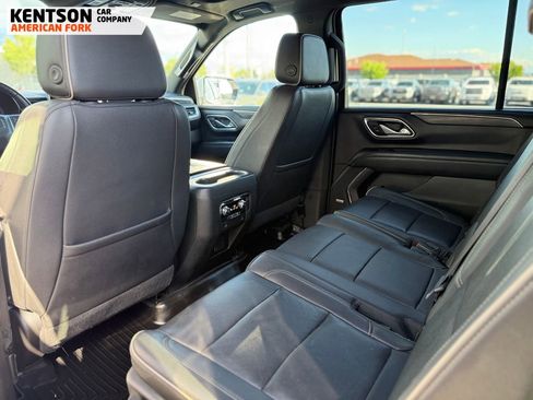 Used 2023 GMC Yukon XL SLT AWD/4WD image 32