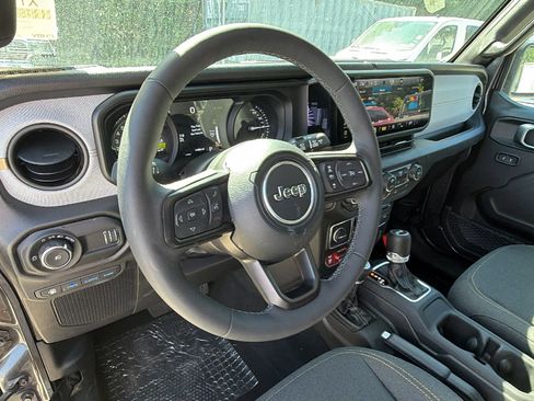 Used 2025 Jeep Wrangler Unlimited Sport S 4xe AWD/4WD image 24