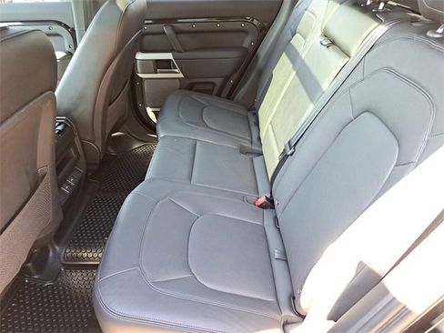 Used 2024 Land Rover Defender 110 S image 24
