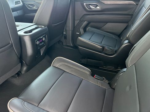 Used 2024 Chevrolet Tahoe Premier AWD/4WD image 11