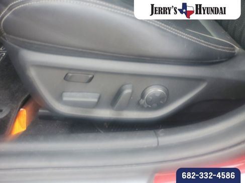 Used 2021 Genesis G70 3.3T image 7