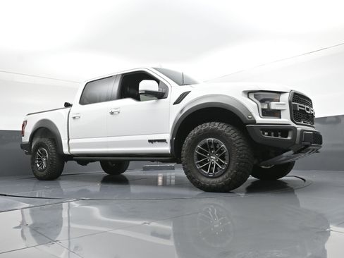 Used 2019 Ford F150 Raptor w/ Equipment Group 802A Luxury image 21