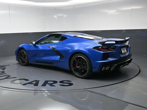 Used 2022 Chevrolet Corvette Stingray Premium Cpe w/ Z51 Performance Package RWD image 7
