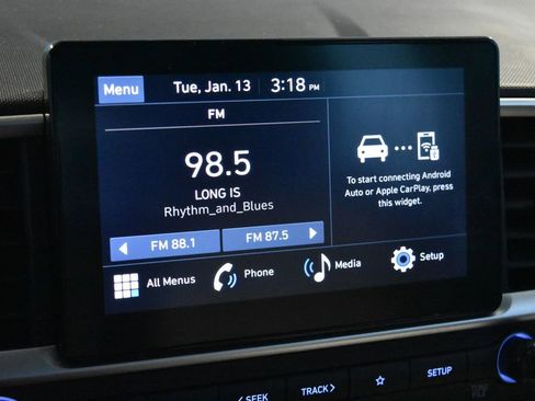 Used 2024 Hyundai Venue SEL image 10