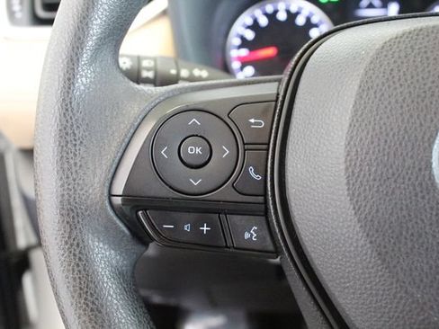 Used 2019 Toyota RAV4 XLE FWD image 14