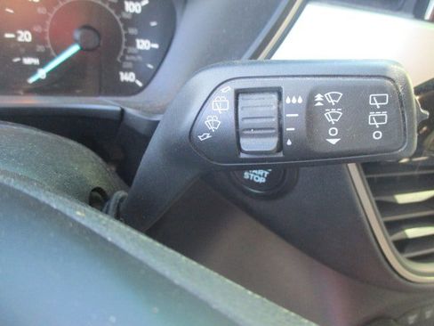 Used 2020 Ford Escape SE image 14