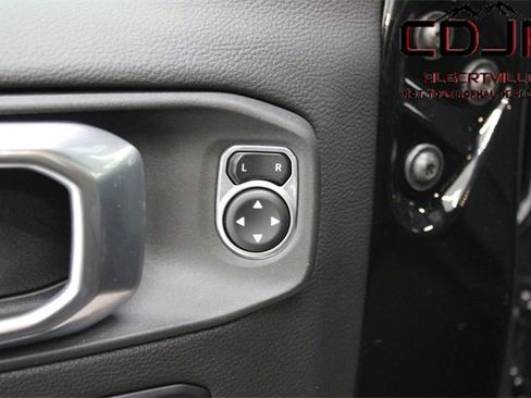 Used 2024 Jeep Wrangler Sahara w/ Technology Group image 15