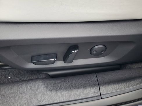 New 2026 Mitsubishi Outlander SE image 7