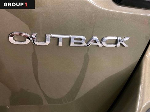 Used 2024 Subaru Outback Premium AWD/4WD image 10