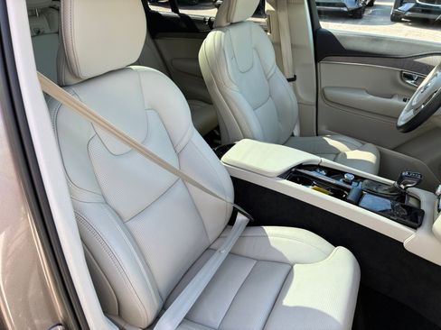 Used 2022 Volvo XC90 T6 Inscription w/ Advanced Package AWD/4WD image 28