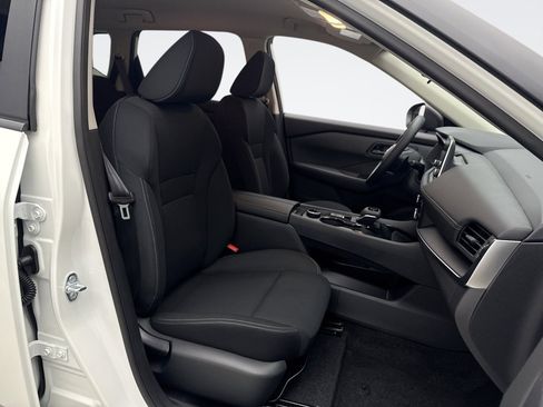 Used 2026 Nissan Rogue S image 16