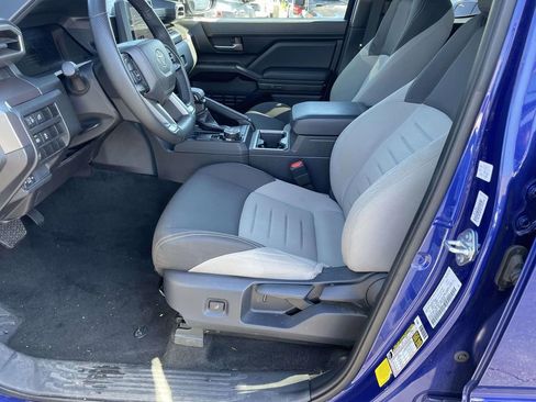 Used 2025 Toyota Tacoma TRD Off-Road image 28