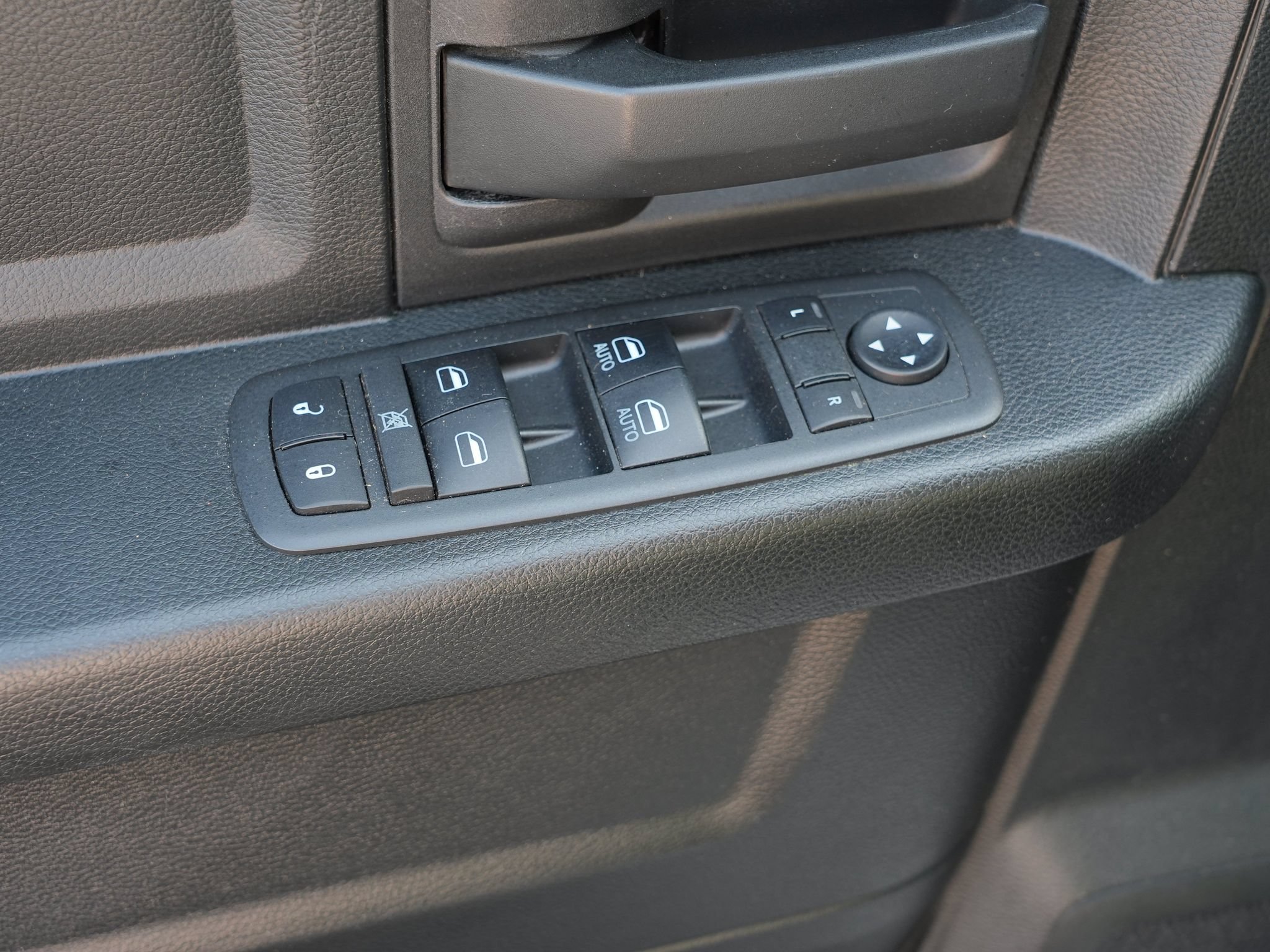 Used 2018 RAM 1500 Tradesman w/ Popular Equipment Group RWD image 17