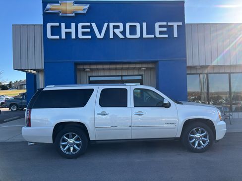 Used 2013 GMC Yukon XL Denali image 5