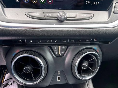 Used 2023 Chevrolet Blazer LT FWD image 23
